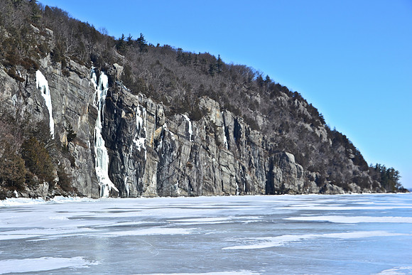 Lake Champlain, Palisades 1